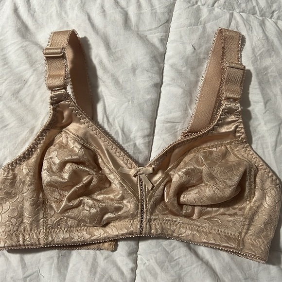 Bras - Picture 2 of 4